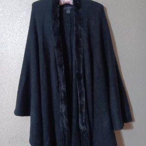 Cejon Black Pancho wrap